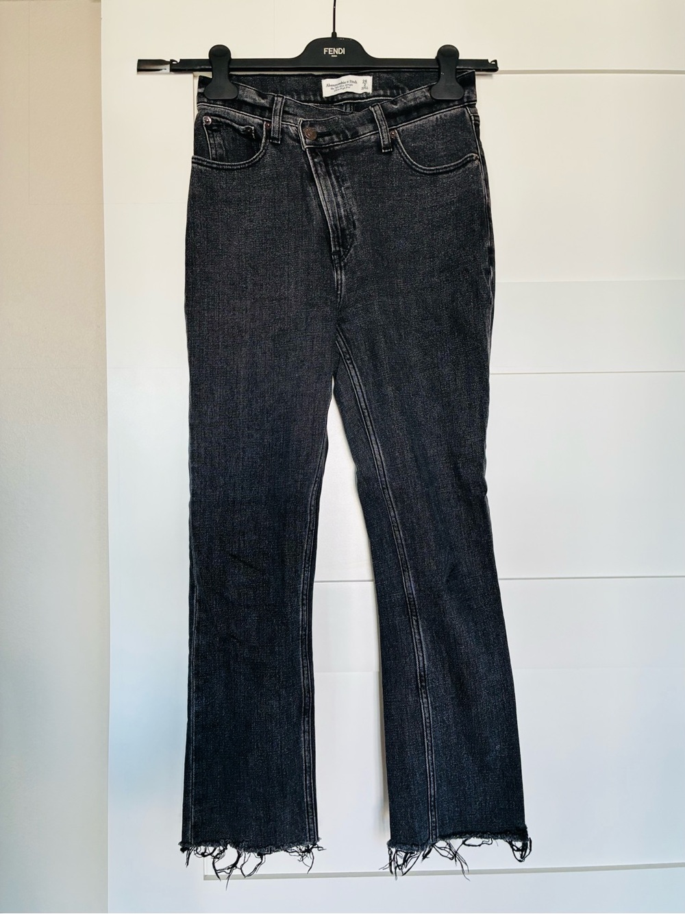 Abercrombie & Fitch 26 2 The ’90s Slim Straight Ultra High Rise Jeans Black Wash
